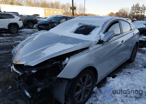2013 Hyundai Sonata Limited z USA, uszkodzony, nr VIN 5NPEC4AC4DH638869